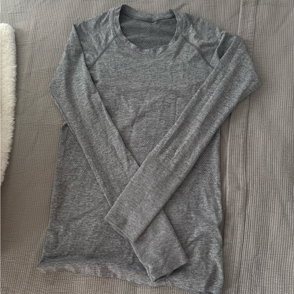 Lululemon Swiftly Tech Long Sleeve Top Hip Length in Grey size 6